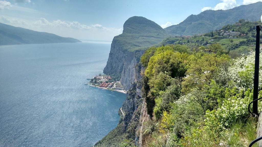 Casa Vacanze Regina Del Lago Apartment Tremosine المظهر الخارجي الصورة